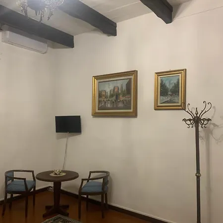 Oda ve Kahvaltı La Casa Di Hermes 3*