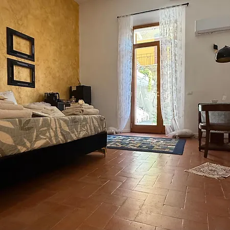 La Casa Di Hermes Bed & Breakfast 3*